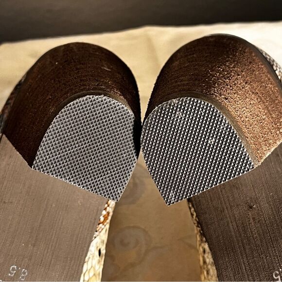 Very Volatile LA Faux python  Booties 8.5 - Picture 14 of 16